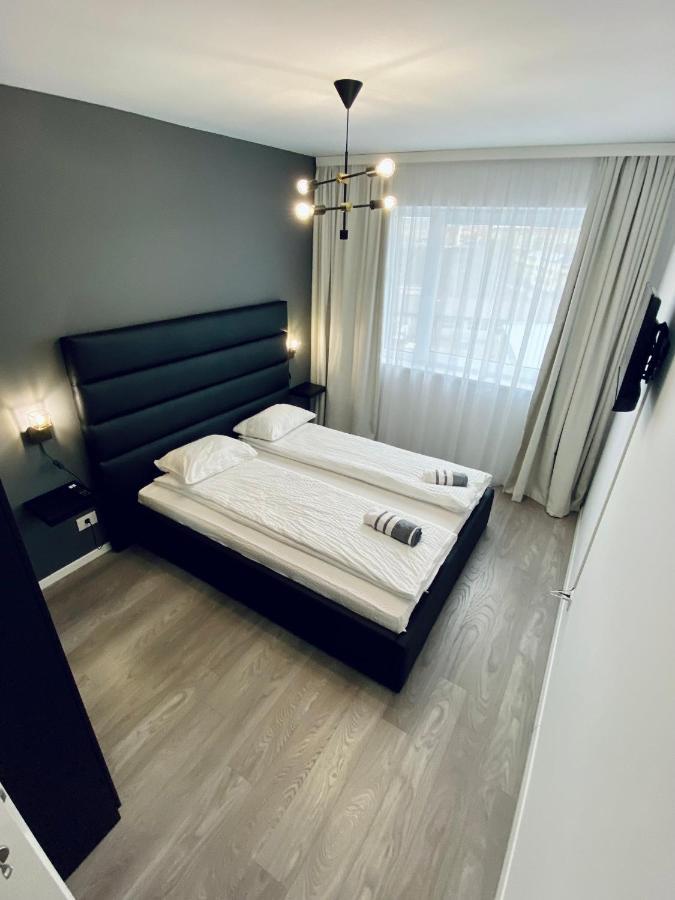Happyhome Central Deluxe Apartments Oradea Exterior foto