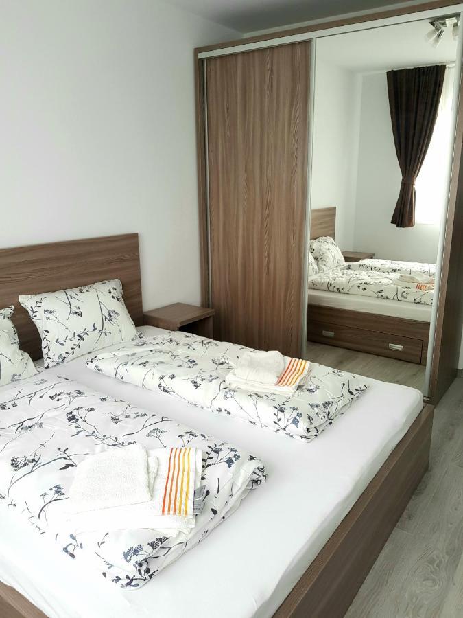 Happyhome Central Deluxe Apartments Oradea Exterior foto